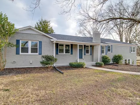 34438 Springdale Dr, New London, NC 28127