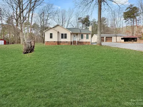 998 Laurelwood Dr, Clover, SC 29710