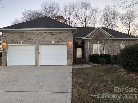 231 Landry Dr, Kings Mountain, NC 28086
