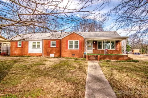 3129 Oakwood Dr, Charlotte, NC 28269