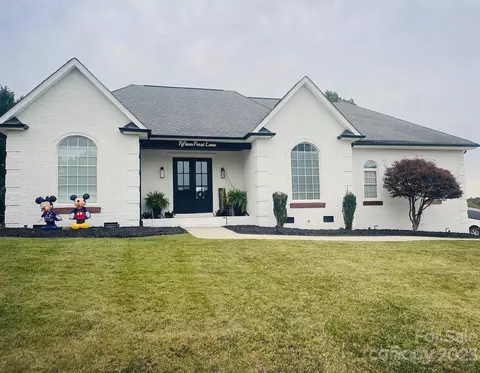 15 Frost Ln, Taylorsville, NC 28681