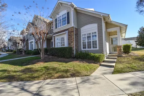 1400 Stonedown Ln, Matthews, NC 28104