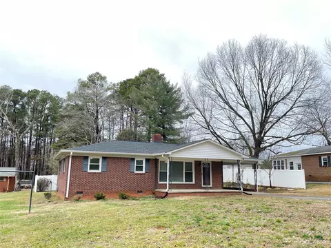 2211 Dallas Stanley Hwy, Stanley, NC 28164