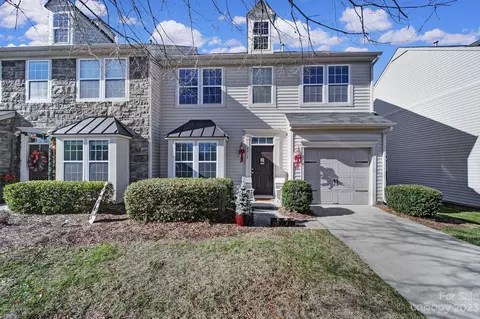 5717 Mossdale Ln, Charlotte, NC 28278