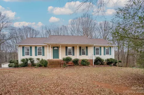 26472 Wayne Dr, Albemarle, NC 28001