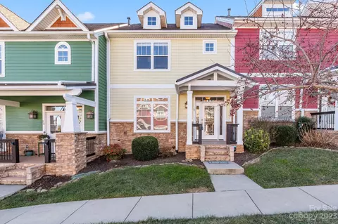 11 Walnut Springs Dr, Asheville, NC 28804