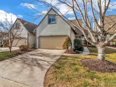 34 Pinnacle Point Dr, Asheville, NC 28805