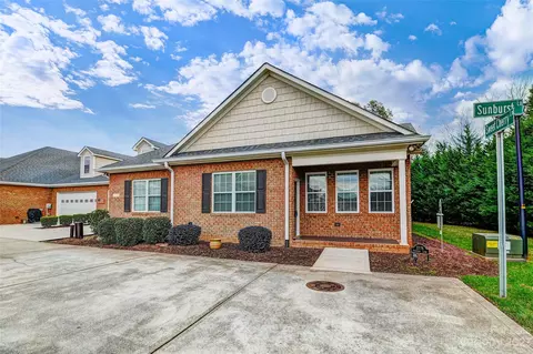 2776 Sunburst Ln, Denver, NC 28037