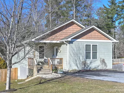 109 May Apple Dr, Hendersonville, NC 28792