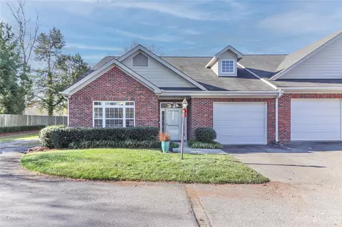 908 Davie Ave, Statesville, NC 28677