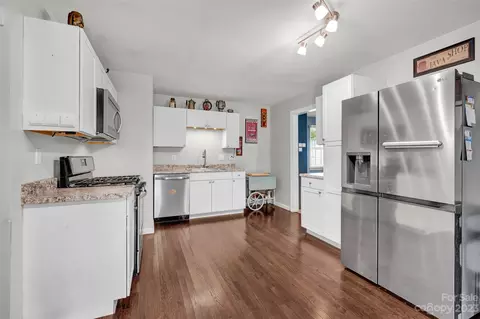 724 W Pine Cir, Statesville, NC 28677