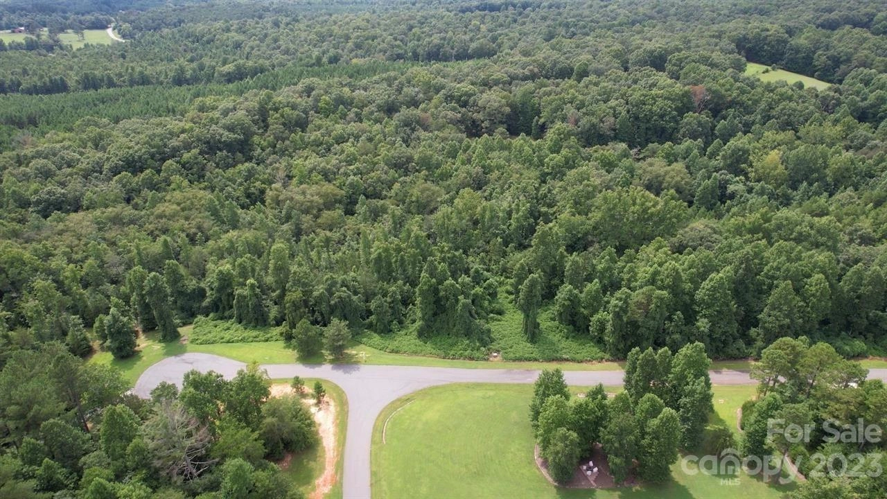 32 Twin K Dr Unit 32  