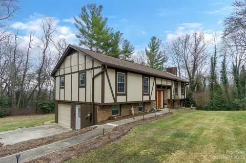 63 Quail Ridge Rd, Mills River, NC 28759