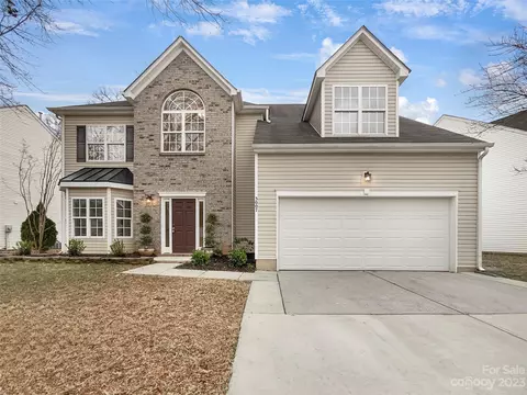 3007 Royal Troon Dr, Matthews, NC 28104