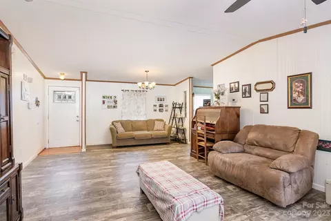 204 Harmony Blend Dr, Harmony, NC 28634 photo 4
