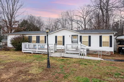 204 Harmony Blend Dr, Harmony, NC 28634 photo 2