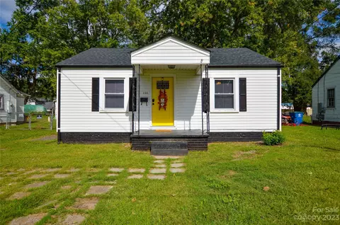 220 Washington Ext, Mayodan, NC 27027
