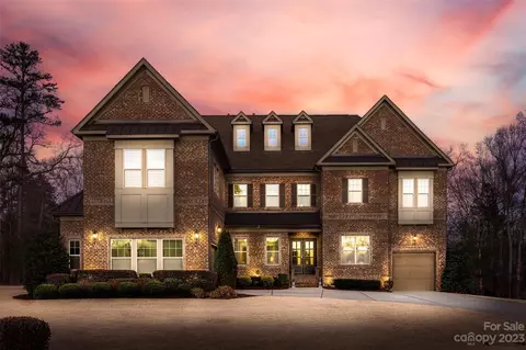 9712 Chimera Dr, Waxhaw, NC 28173