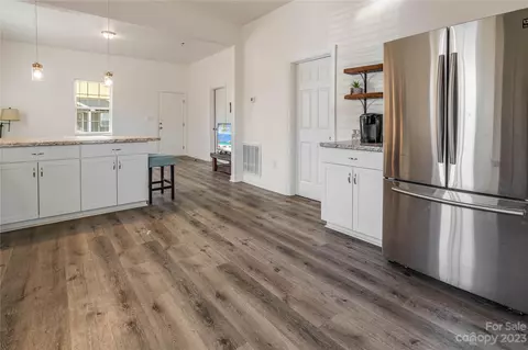 108 Lutz Ct, Mount Holly, NC 28120