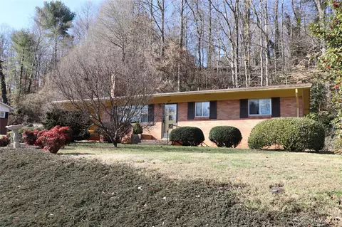 845 Meadowood Ne Dr NE, Lenoir, NC 28645