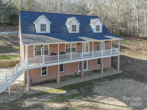 8354 Catawba Cove Dr, Belmont, NC 28012