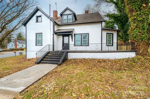 424 Main Sw St SW, Lenoir, NC 28645