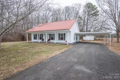 136 Kiser Dairy Rd, Dallas, NC 28034