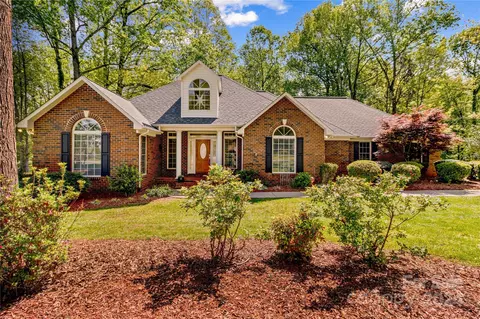 111 Big Oak Ln, Statesville, NC 28625