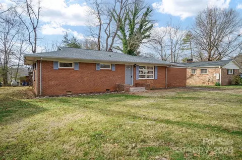 Exterior - 805 15th Nw St NW, Conover, NC 28613 photo 4 of 6