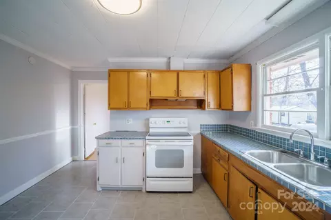 Kitchen - 805 15th Nw St NW, Conover, NC 28613 photo 3 of 3