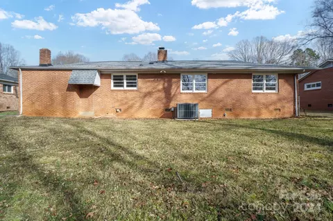 Exterior - 805 15th Nw St NW, Conover, NC 28613 photo 2 of 6