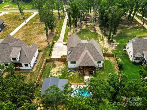 Exterior - 1026 Piney Dr, Monroe, NC 28110 photo 2 of 8