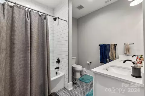 Bath - 1026 Piney Dr, Monroe, NC 28110 photo 4 of 5