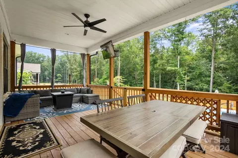 Exterior - 1026 Piney Dr, Monroe, NC 28110 photo 4 of 8