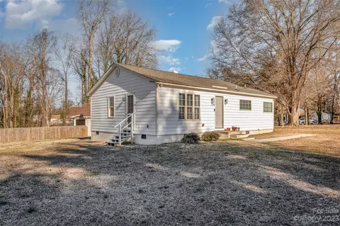 210 Mason St, Belmont, NC 28012