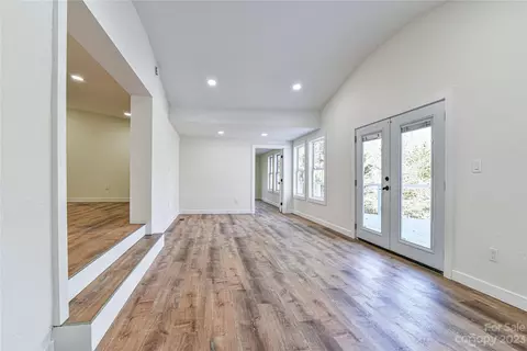 37 Cougar Mountain Rd, Fairview, NC 28730