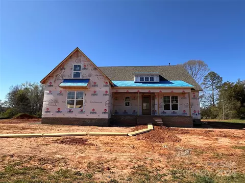 172 Triple Ponds Ct, Clover, SC 29710