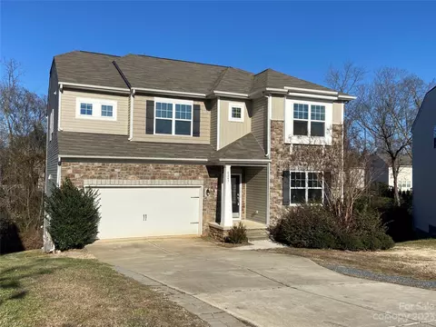 8243 Pamplin Ct, Charlotte, NC 28273