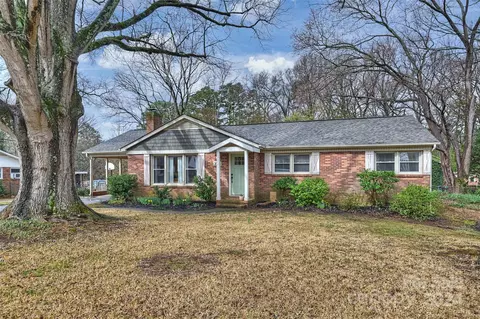 3035 Cresthill Dr, Charlotte, NC 28212
