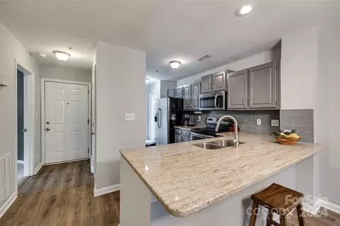 Kitchen - 17544 Tuscany Ln, Cornelius, NC 28031 photo 2 of 4