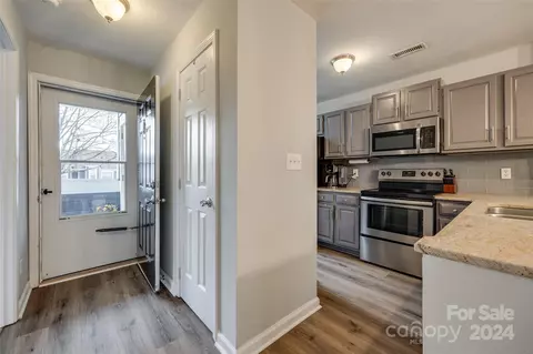 Kitchen - 17544 Tuscany Ln, Cornelius, NC 28031 photo 1 of 4