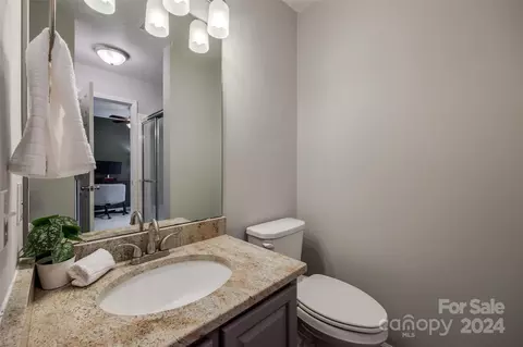 Bath - 17544 Tuscany Ln, Cornelius, NC 28031 photo 2 of 2