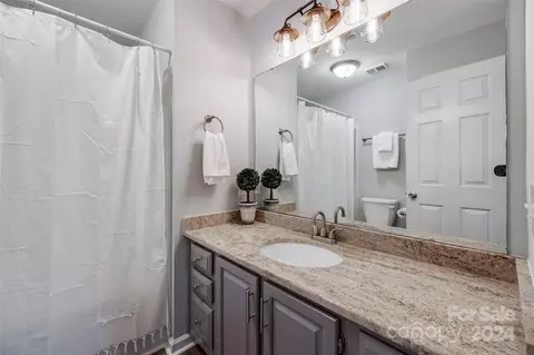 Bath - 17544 Tuscany Ln, Cornelius, NC 28031 photo 1 of 2