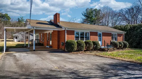 210 Glendale St, Morganton, NC 28655