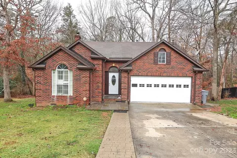 2118 Sloan Dr, Charlotte, NC 28208