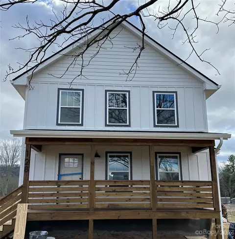 128 Avery Creek Rd, Arden, NC 28704