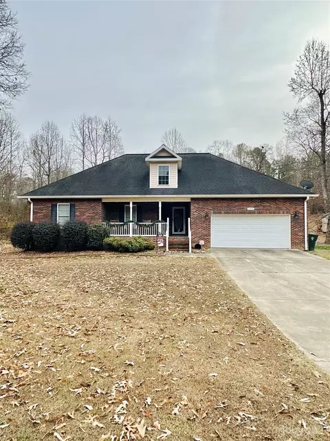 107 Country Grove Rd, Kings Mountain, NC 28086