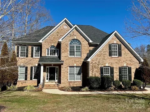 251 Crimson Orchard Dr, Mooresville, NC 28115