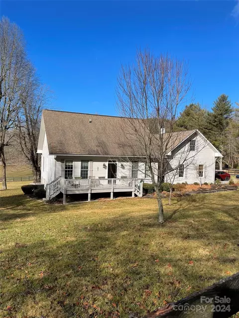 531 Las Praderas Cir, Brevard, NC 28712