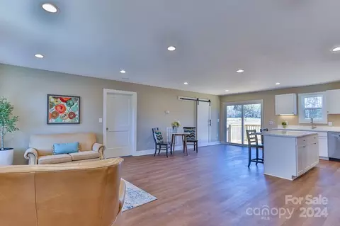 Dining - 1092 Manor St, Conover, NC 28613 photo 1 of 1